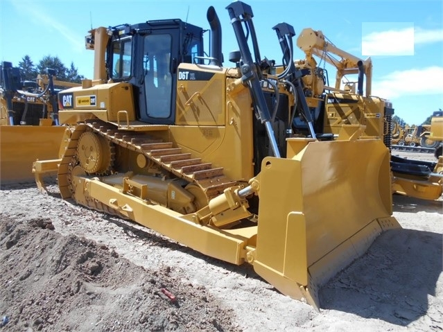 Dozers/tracks Caterpillar D6T