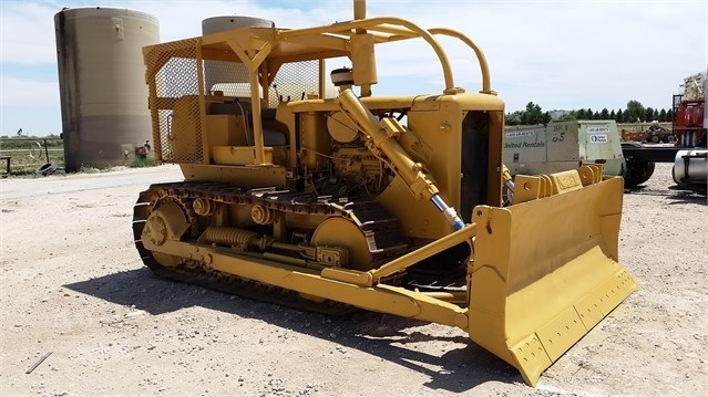 Dozers/tracks Caterpillar D5B