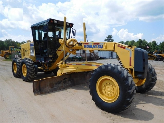 Motoconformadoras Komatsu GD555 de medio uso en venta Ref.: 1535595377839209 No. 4