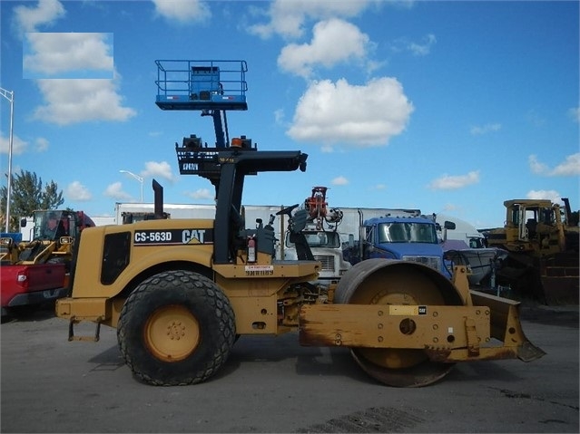 Compactadora Vibratoria Caterpillar CS-563E seminueva en venta Ref.: 1536699800171336 No. 2