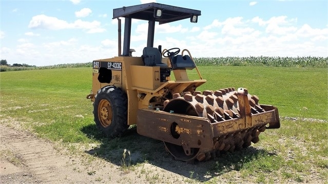 Compactadora Vibratoria Caterpillar CP-433C