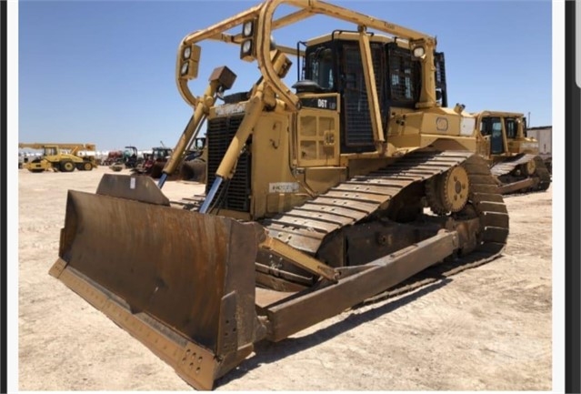 Dozers/tracks Caterpillar D6T