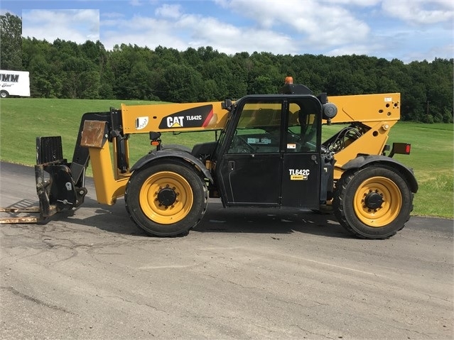 Telehandler Caterpillar TL642