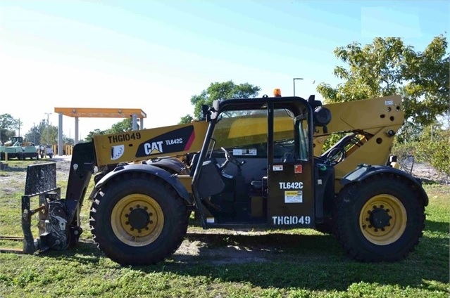 Telehandler Caterpillar TL642