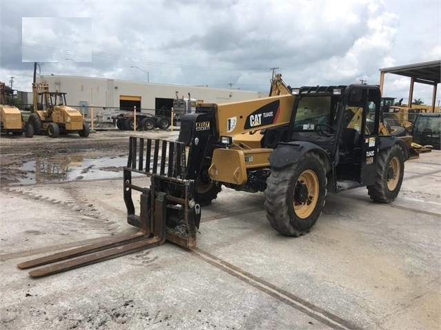 Telehandler Caterpillar TL642