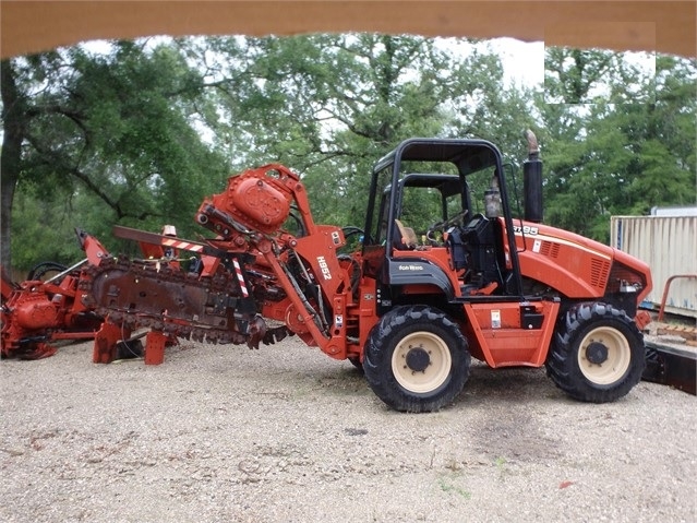 Trencher Ditch Witch RT95