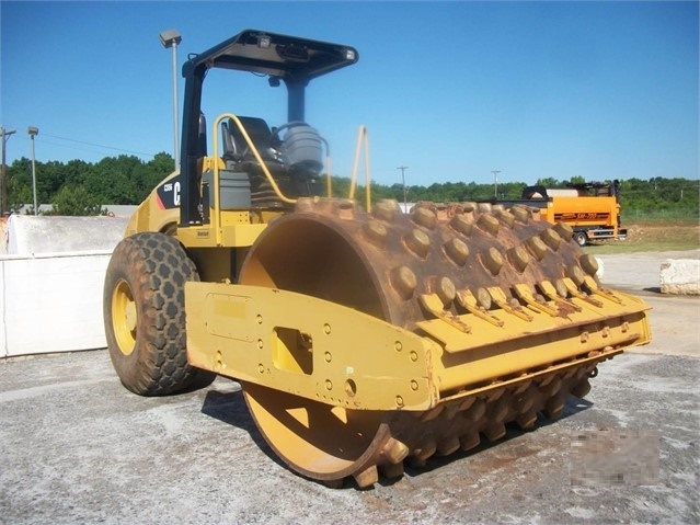 Compactadora Vibratoria Caterpillar CS56 de medio uso en venta Ref.: 1541554710590711 No. 2