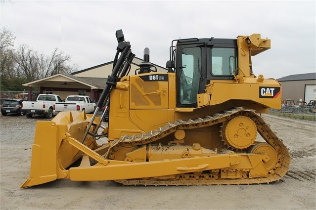 Dozers/tracks Caterpillar D6T