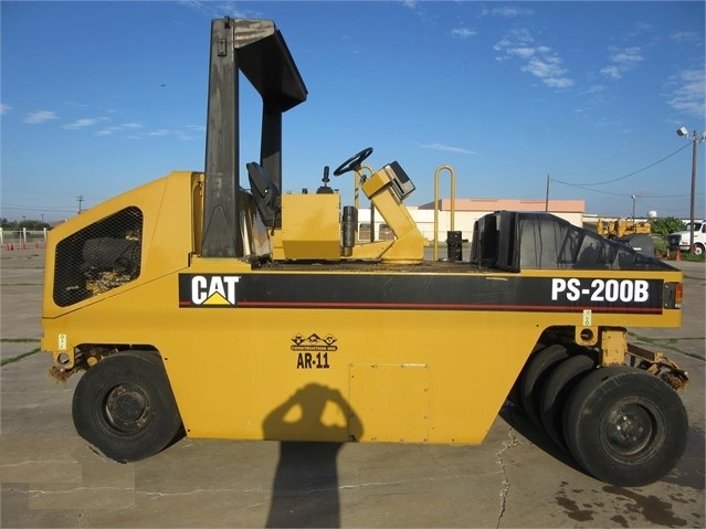 Compactors Tires Asphalt Caterpillar PS-200B