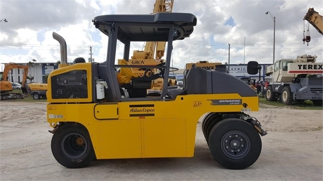 Compactadora Con Llantas Dynapac CP1200 seminueva en venta Ref.: 1543525298573705 No. 2