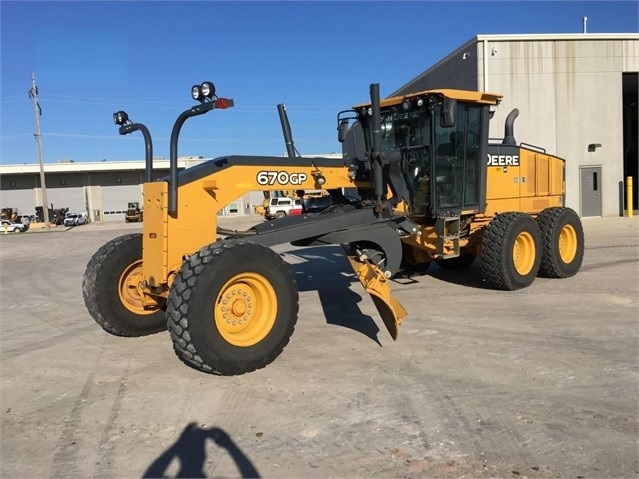 Motoconformadoras Deere 670G