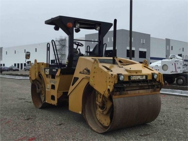 Compactadora Vibratoria Caterpillar CB-534D seminueva en venta Ref.: 1547505788188843 No. 2