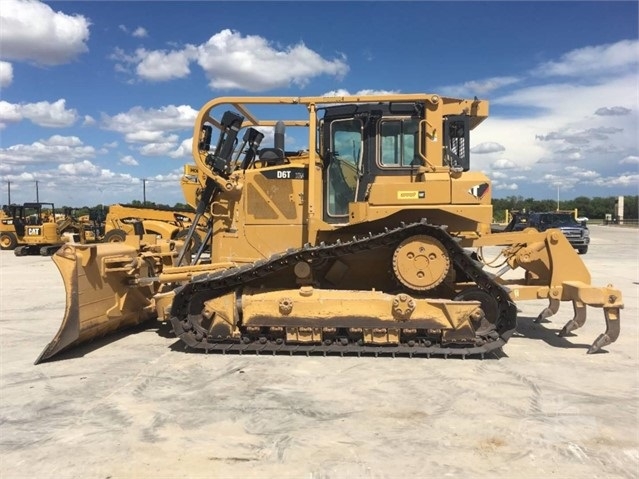 Dozers/tracks Caterpillar D6T