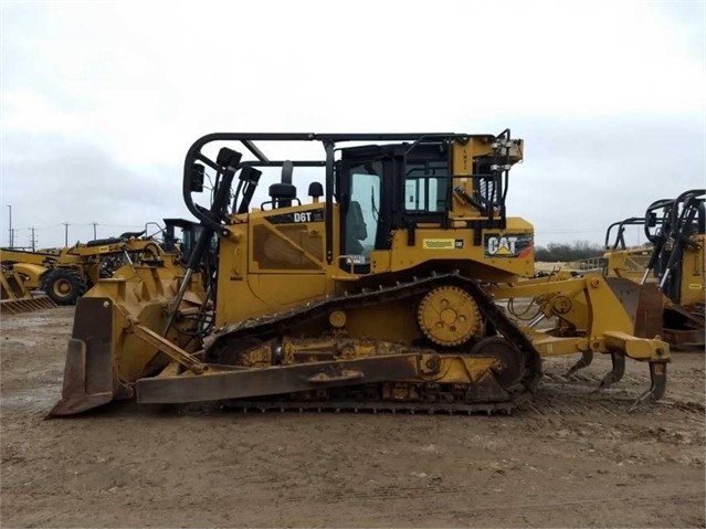 Dozers/tracks Caterpillar D6T