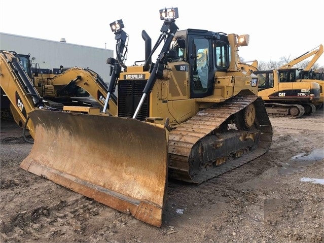 Dozers/tracks Caterpillar D6T