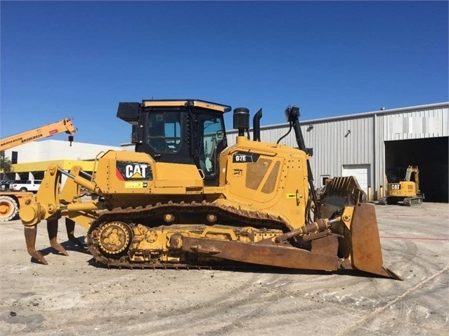 Dozers/tracks Caterpillar D7E