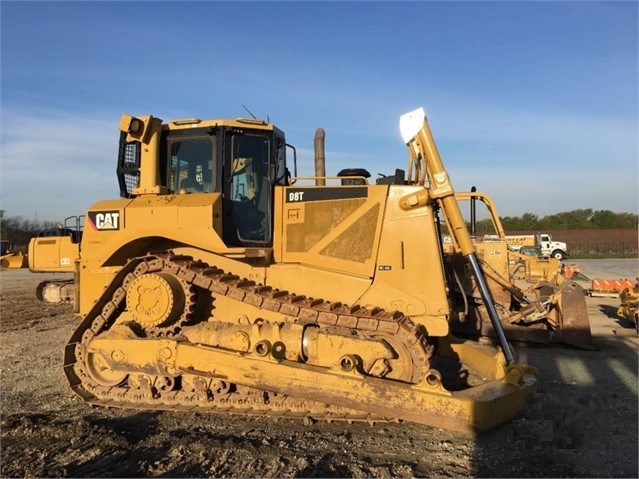 Dozers/tracks Caterpillar D8T