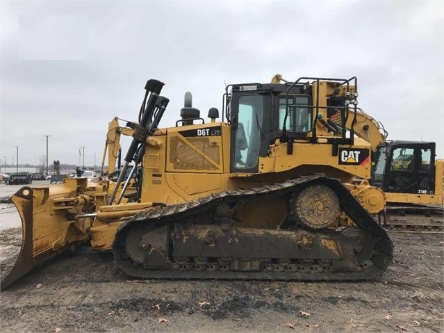 Dozers/tracks Caterpillar D6T