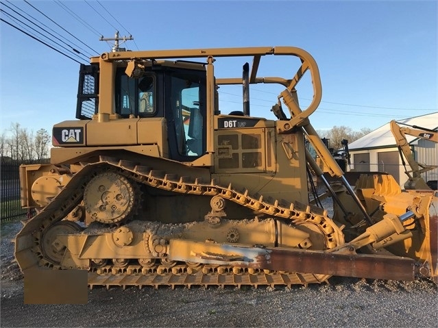 Dozers/tracks Caterpillar D6T