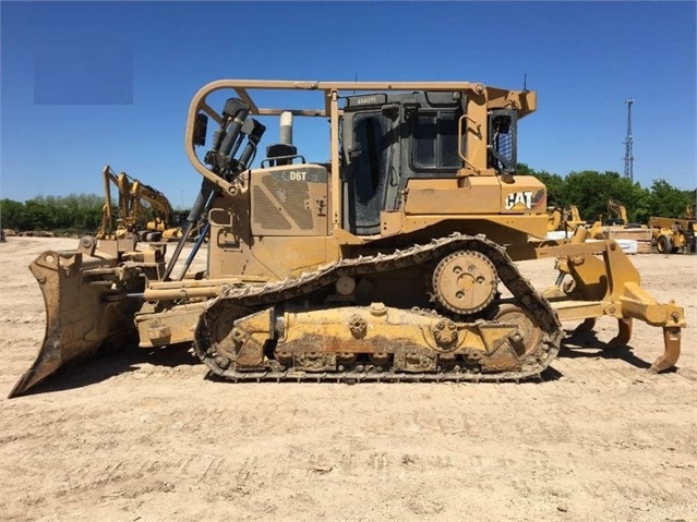 Tractores Sobre Orugas Caterpillar D6T en venta, usada Ref.: 1557198570175333 No. 2