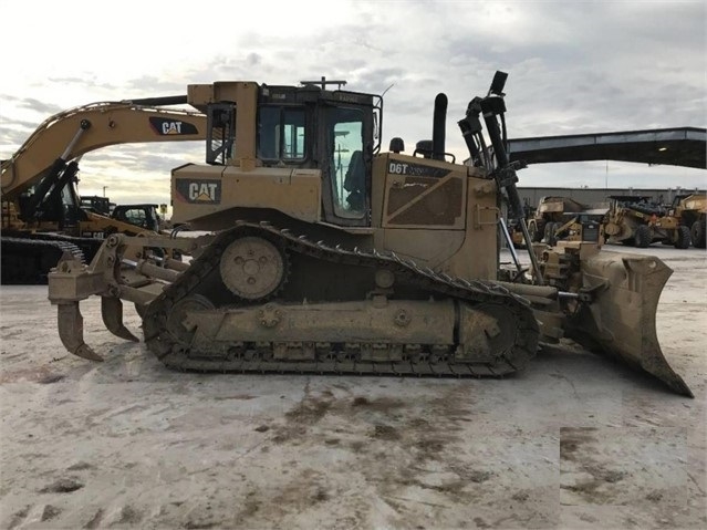 Dozers/tracks Caterpillar D6T