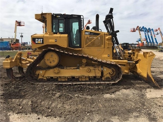 Dozers/tracks Caterpillar D6T