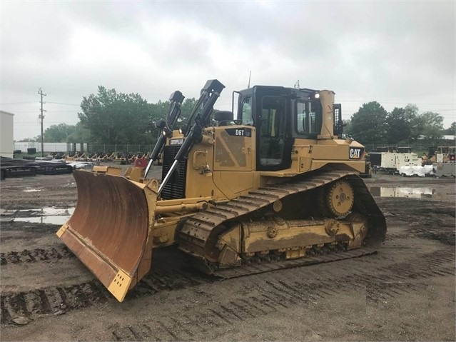 Dozers/tracks Caterpillar D6T