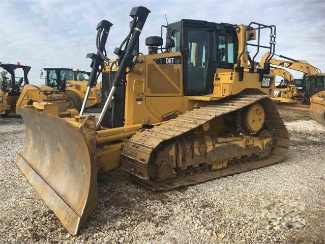 Dozers/tracks Caterpillar D6T