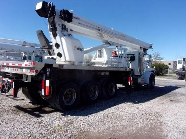 Gruas Altec AC38-127S en buenas condiciones Ref.: 1561671154201849 No. 3