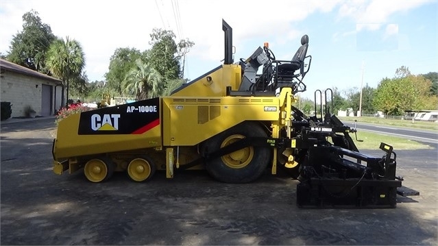 Pavers Caterpillar AP-1000E