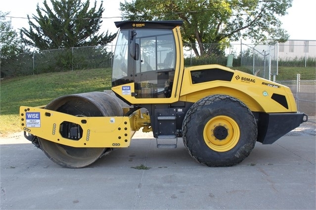 Compactadora Vibratoria Bomag BW211D seminueva Ref.: 1564002061995219 No. 2