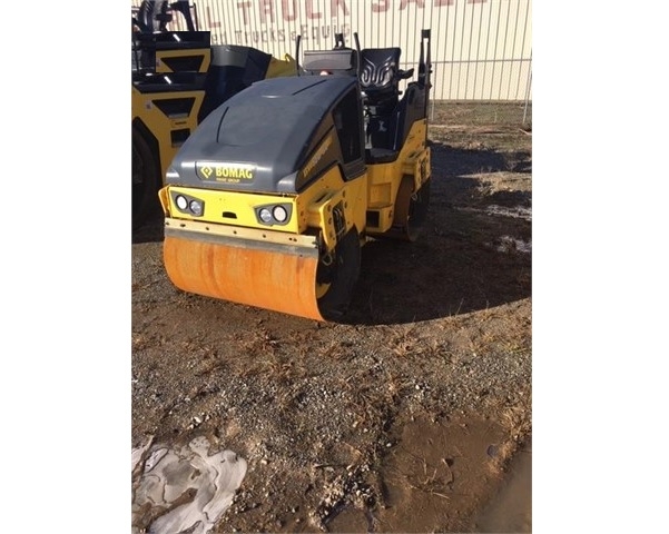 Compactadora Vibratoria Bomag BW120