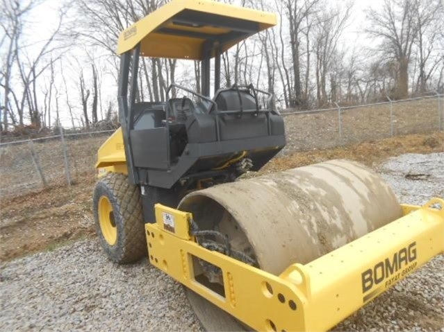 Compactadora Vibratoria Bomag BW177D