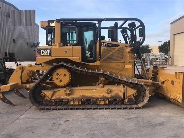 Dozers/tracks Caterpillar D6T