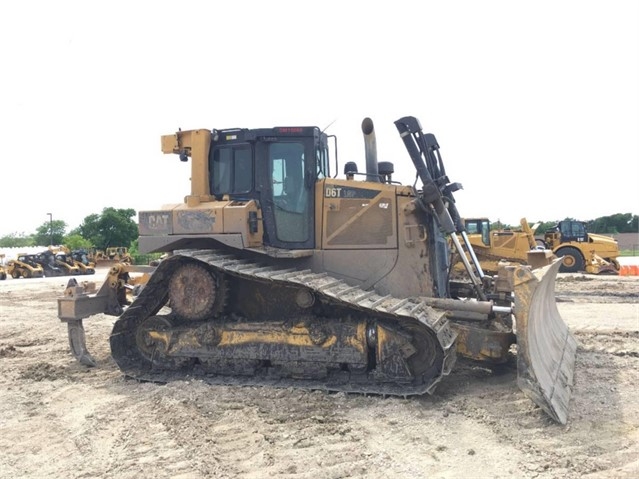 Dozers/tracks Caterpillar D6T