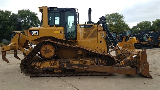 Dozers/tracks Caterpillar D6T