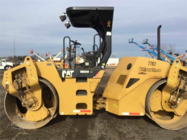 Compactadora Vibratoria Caterpillar CB-534D en buenas condiciones Ref.: 1569551590844230 No. 2