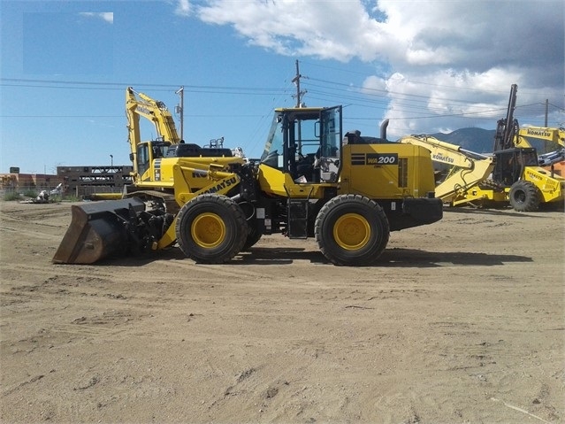 Cargadoras Sobre Ruedas Komatsu WA200 importada en buenas condici Ref.: 1570068187946670 No. 2