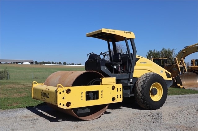 Compactadora Vibratoria Bomag BW211D de importacion a la venta Ref.: 1571674658304810 No. 2