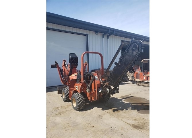 Trencher Ditch Witch RT40