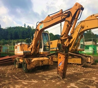 Wheeled Excavators Liebherr A900