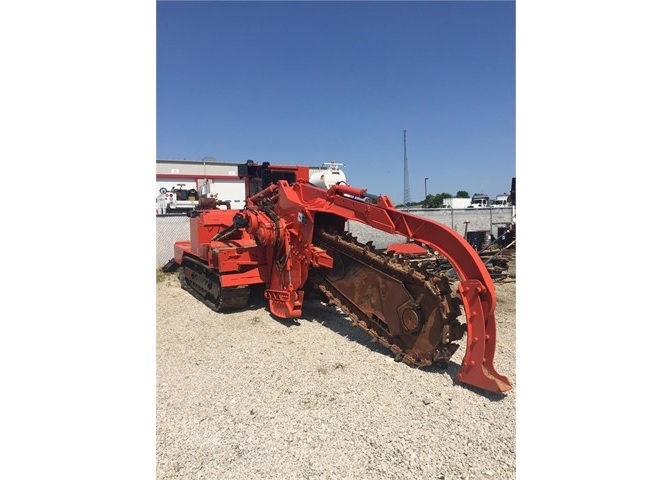 Trencher Tesmec TRS900