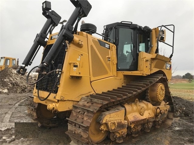 Dozers/tracks Caterpillar D8T