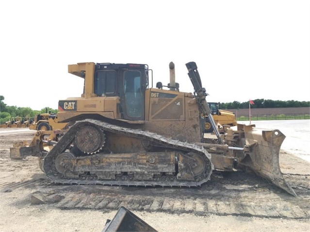 Dozers/tracks Caterpillar D6T