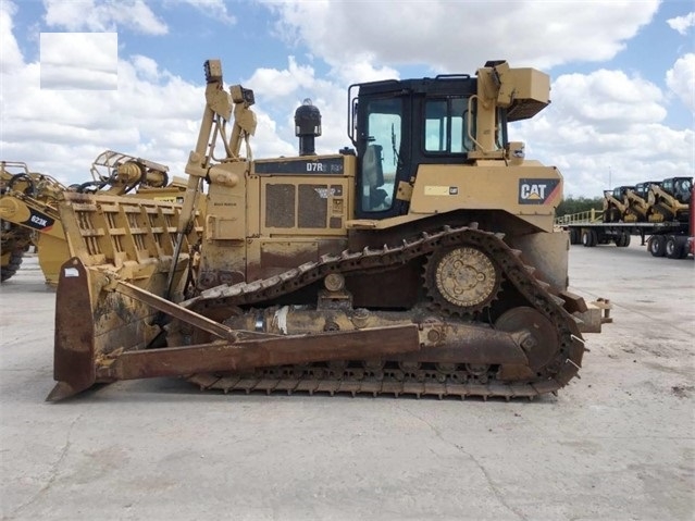 Tractores Sobre Orugas Caterpillar D7R usada a buen precio Ref.: 1581999108455383 No. 3