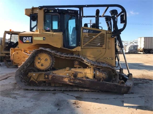 Dozers/tracks Caterpillar D6T