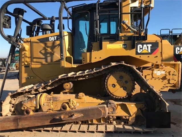 Tractores Sobre Orugas Caterpillar D6T de segunda mano en venta Ref.: 1582260392506355 No. 3