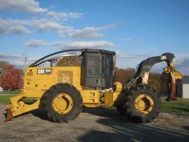 Forestales Maquinas Caterpillar 525D de importacion a la venta Ref.: 1586192116060117 No. 2