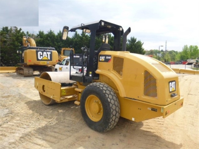 Compactadora Vibratoria Caterpillar CS44 seminueva en venta Ref.: 1587436853051562 No. 3