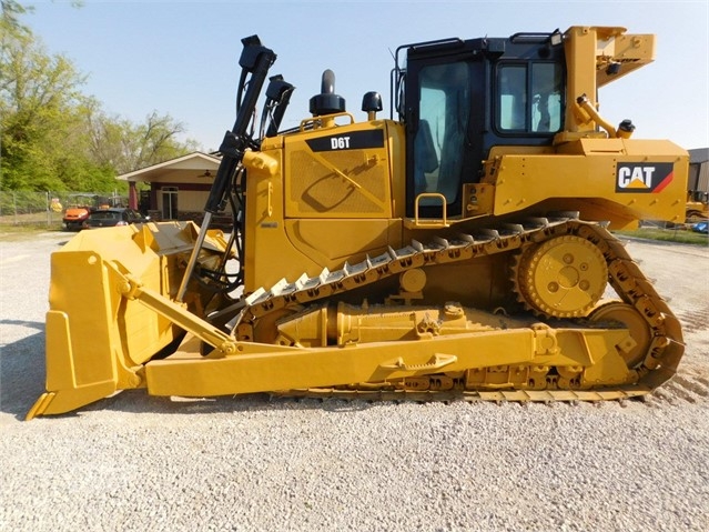 Tractores Sobre Orugas Caterpillar D6T de segunda mano en venta Ref.: 1587687187199258 No. 4